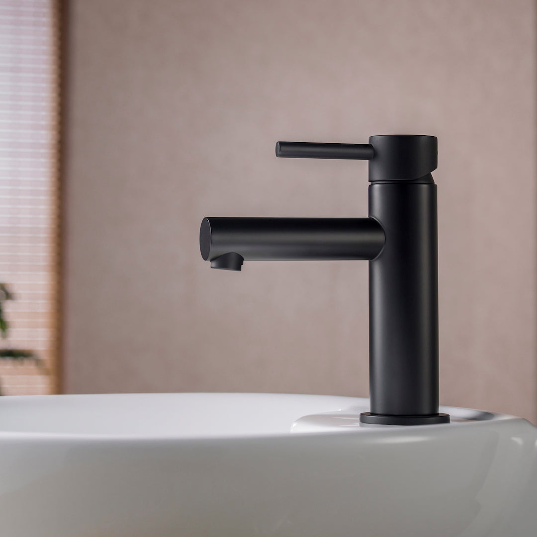 Single Handle Lavatory Faucet – Matte Black - F01 116