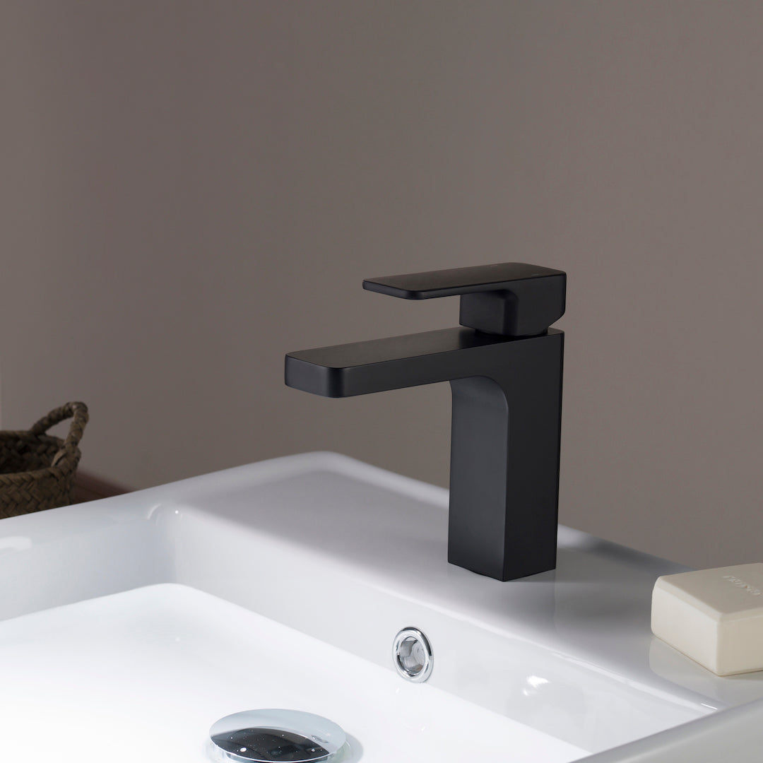 Single Handle Lavatory Faucet – Matte Black - F01 118