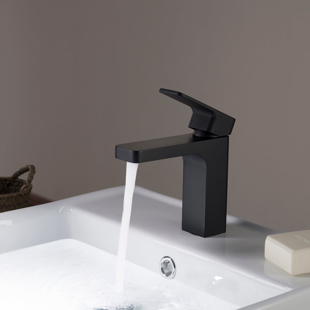 Single Handle Lavatory Faucet – Matte Black - F01 118
