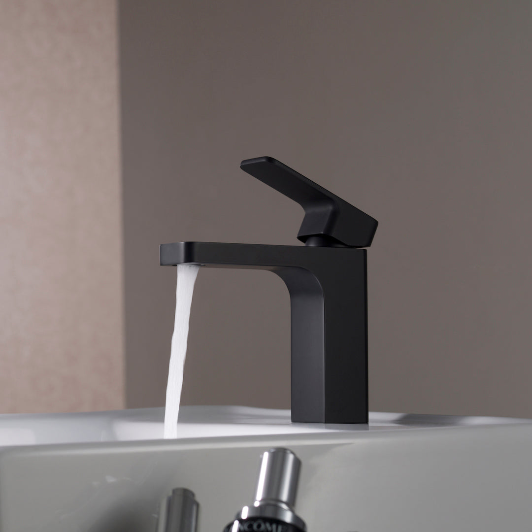 Single Handle Lavatory Faucet – Matte Black - F01 118