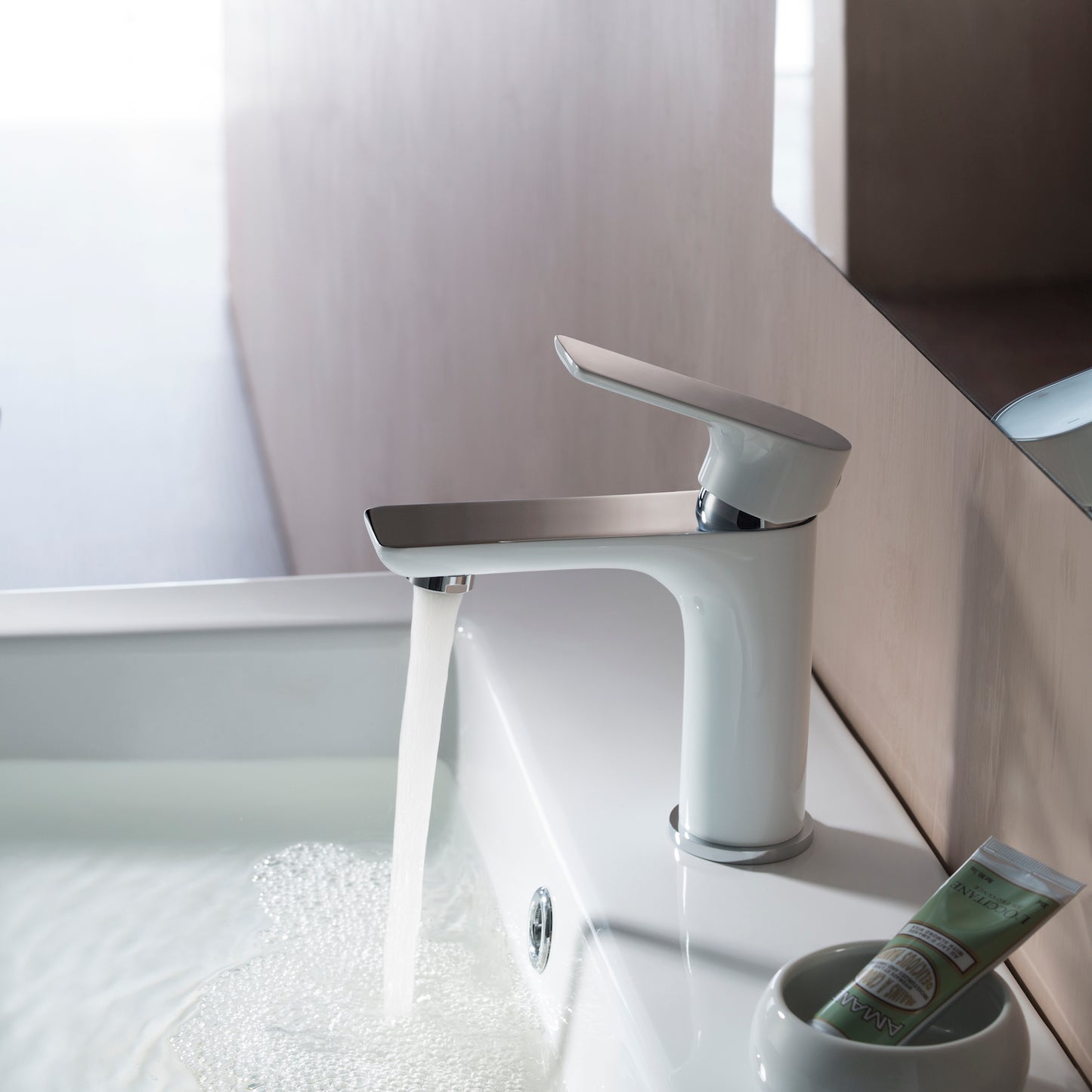 Single Handle Lavatory Faucet – Chrome/White - F01 120