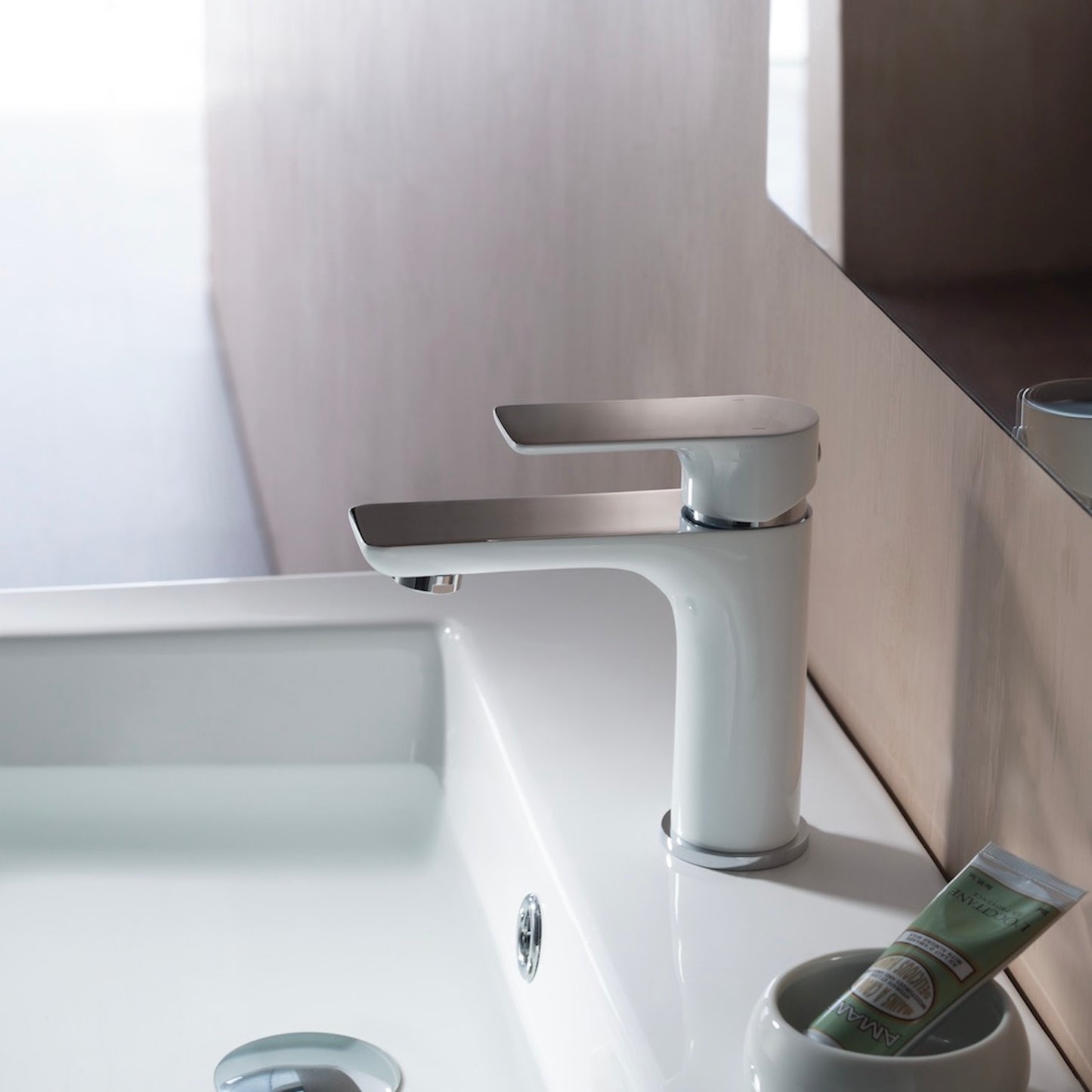 Single Handle Lavatory Faucet – Chrome/White - F01 120