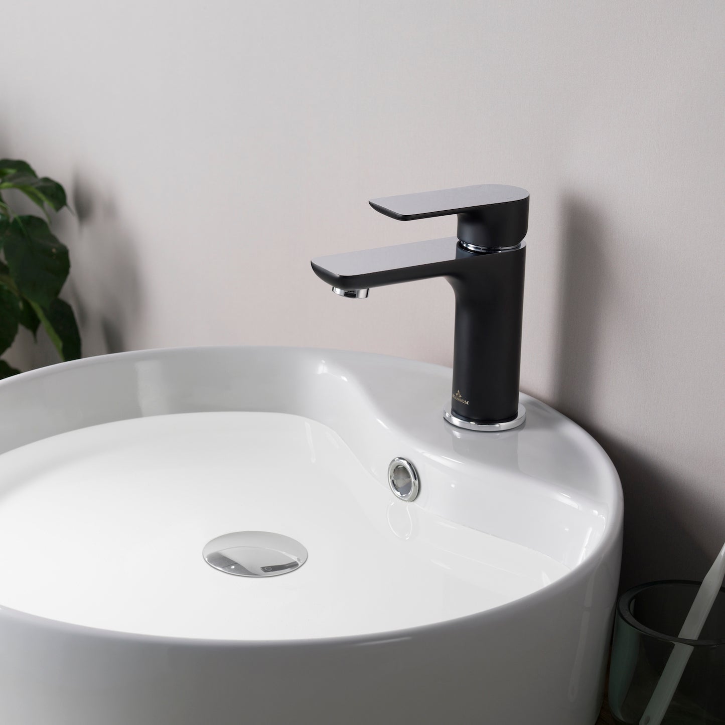 Single Handle Lavatory Faucet – Chrome/ Matte Black - F01 120