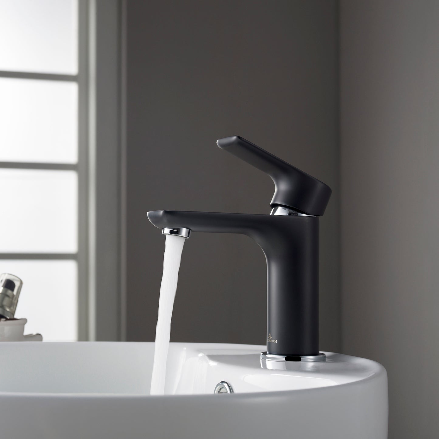 Single Handle Lavatory Faucet – Chrome/ Matte Black - F01 120
