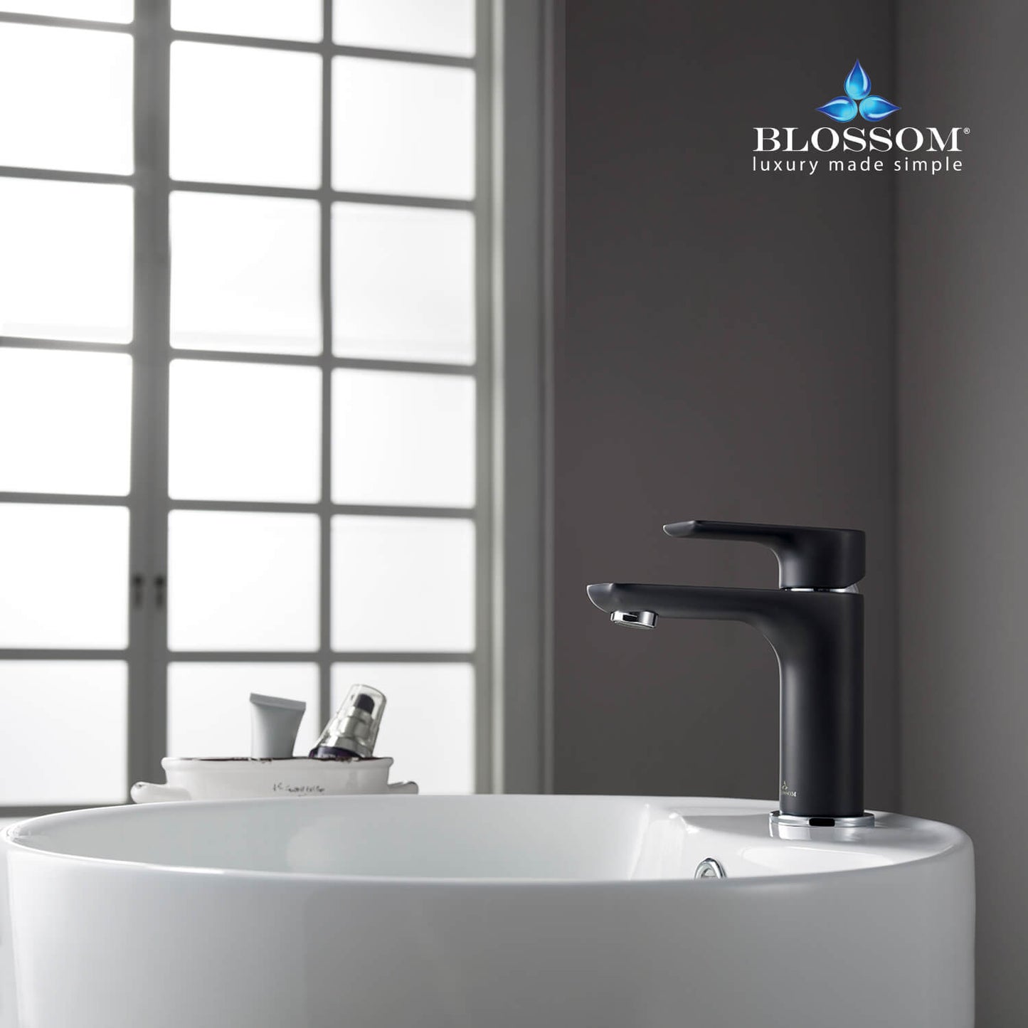 Single Handle Lavatory Faucet – Chrome/ Matte Black - F01 120